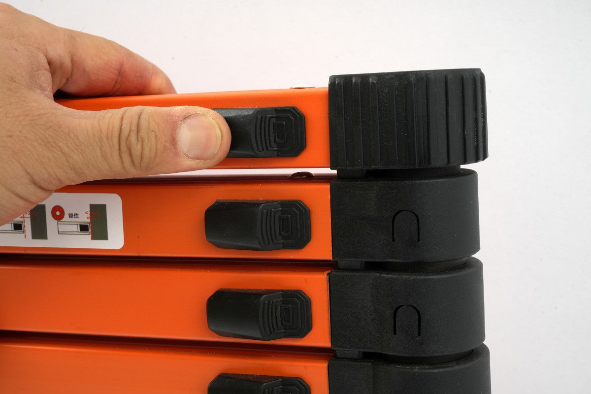 Straight  Carbon Steel Telescopic Ladder